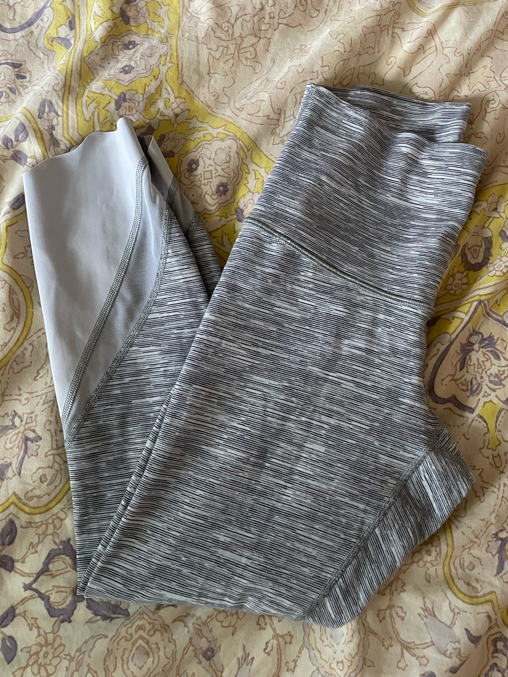 Lululemon leggings size 4